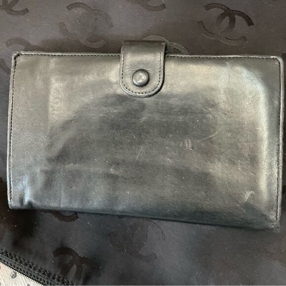 Authentic CHANEL Wallet - Picture 3 of 4